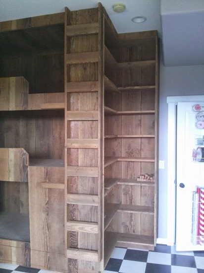 Bunkbeds from Reclaimed Wood